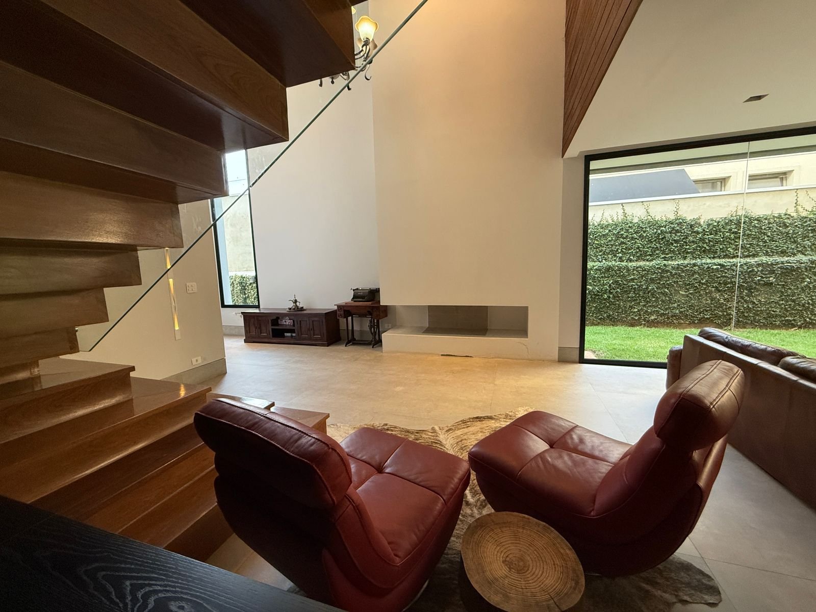 WhatsApp Image 2025-12-05 at 18.35.05 (2)