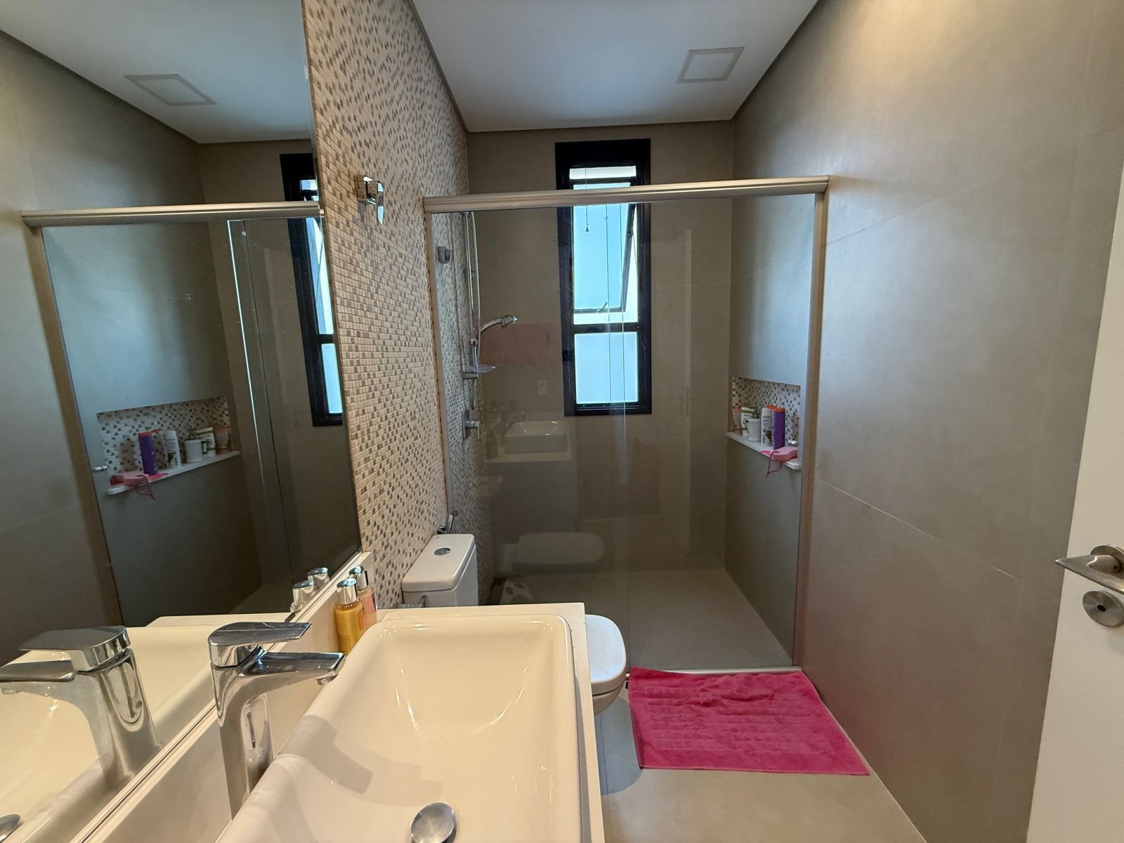 WhatsApp Image 2025-12-05 at 18.35.10