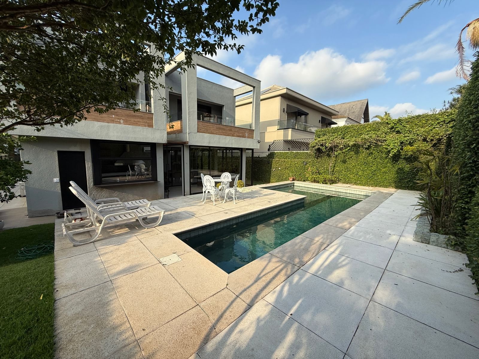 WhatsApp Image 2025-12-05 at 18.35.11