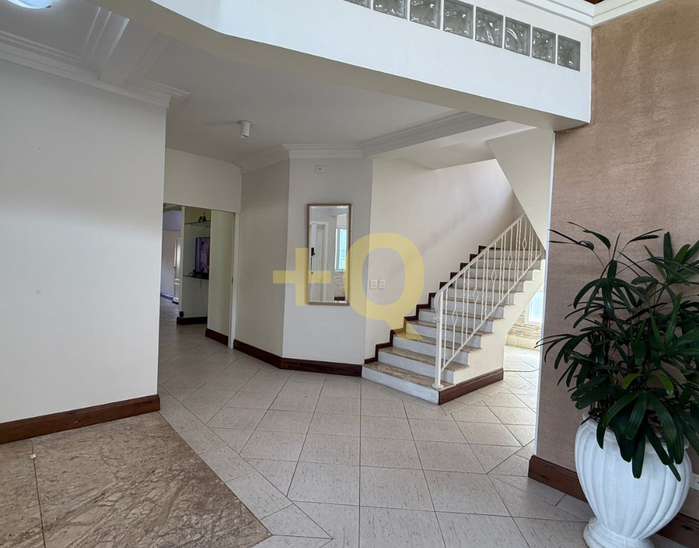 Casa de esquina à venda no Residencial 18 do Forte – Alphaville