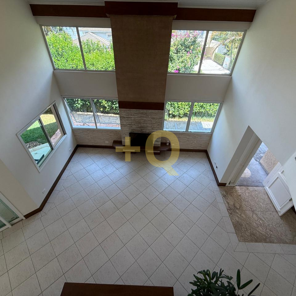 Casa de esquina à venda no Residencial 18 do Forte – Alphaville