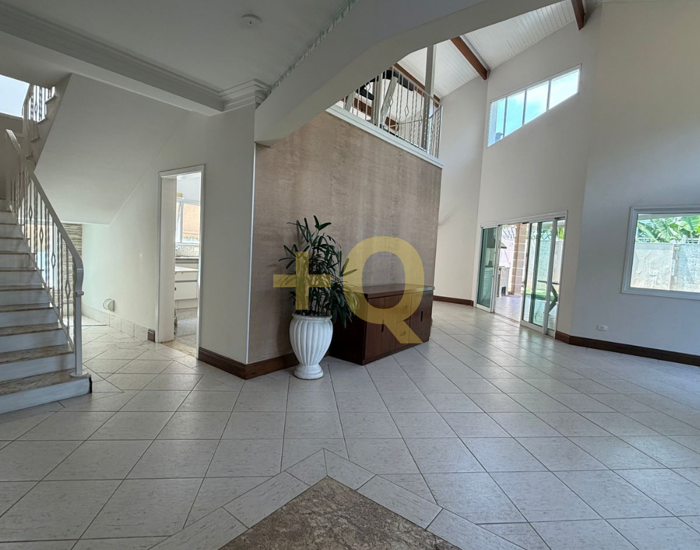 Casa de esquina à venda no Residencial 18 do Forte – Alphaville