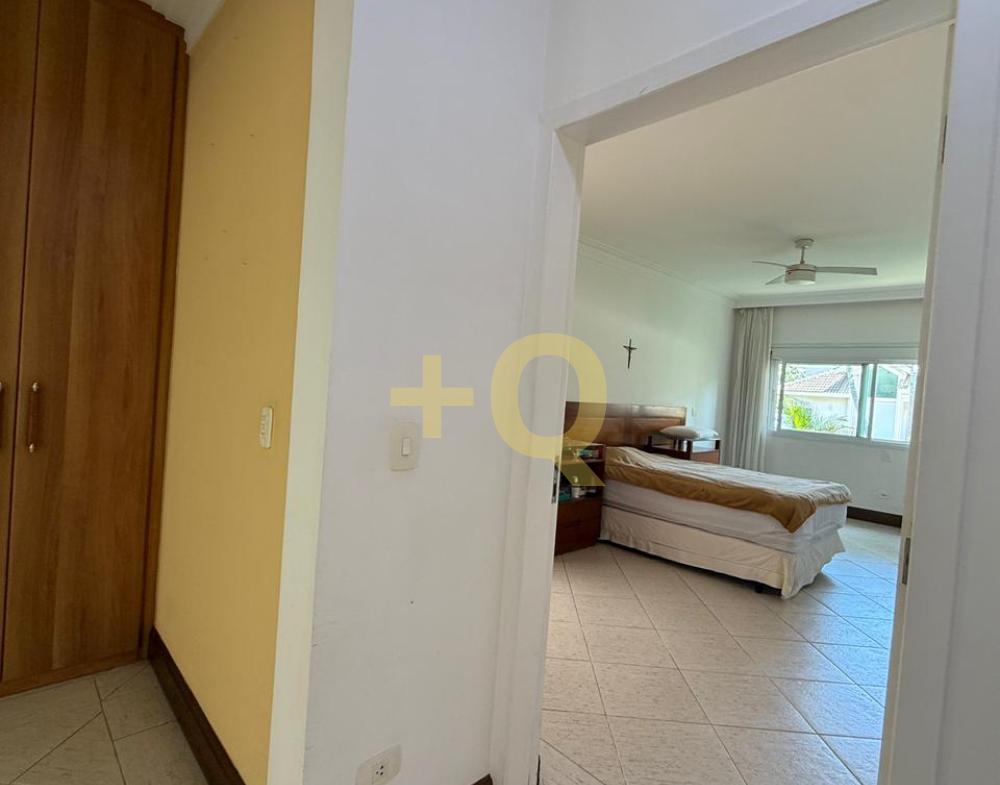 Casa de esquina à venda no Residencial 18 do Forte – Alphaville