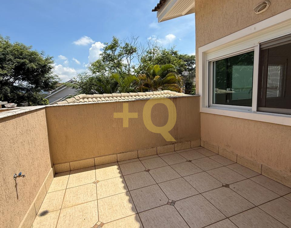 Casa de esquina à venda no Residencial 18 do Forte – Alphaville