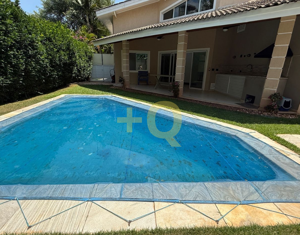 Casa de esquina à venda no Residencial 18 do Forte – Alphaville