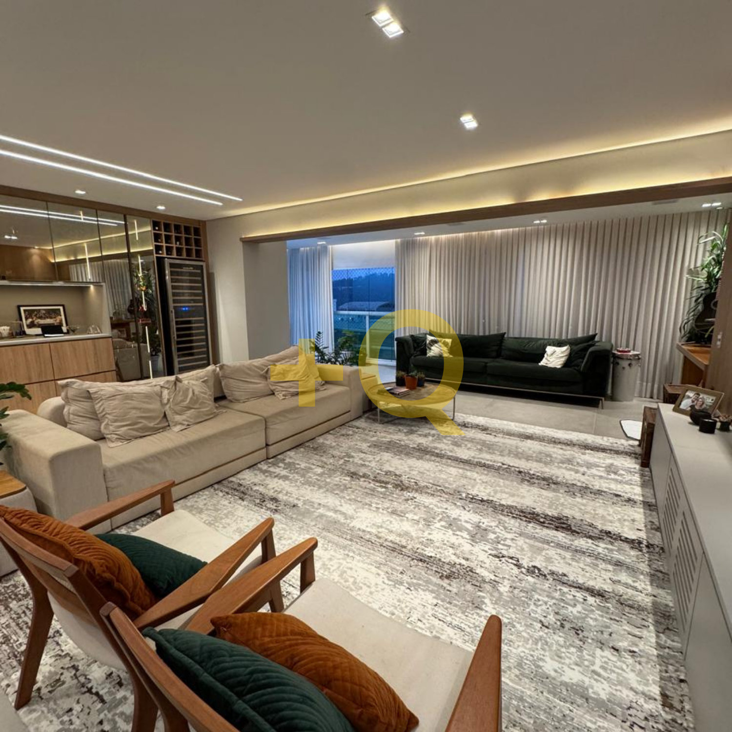 Apartamento 202m² | Andar Alto | 3 Suites | 3 Vagas