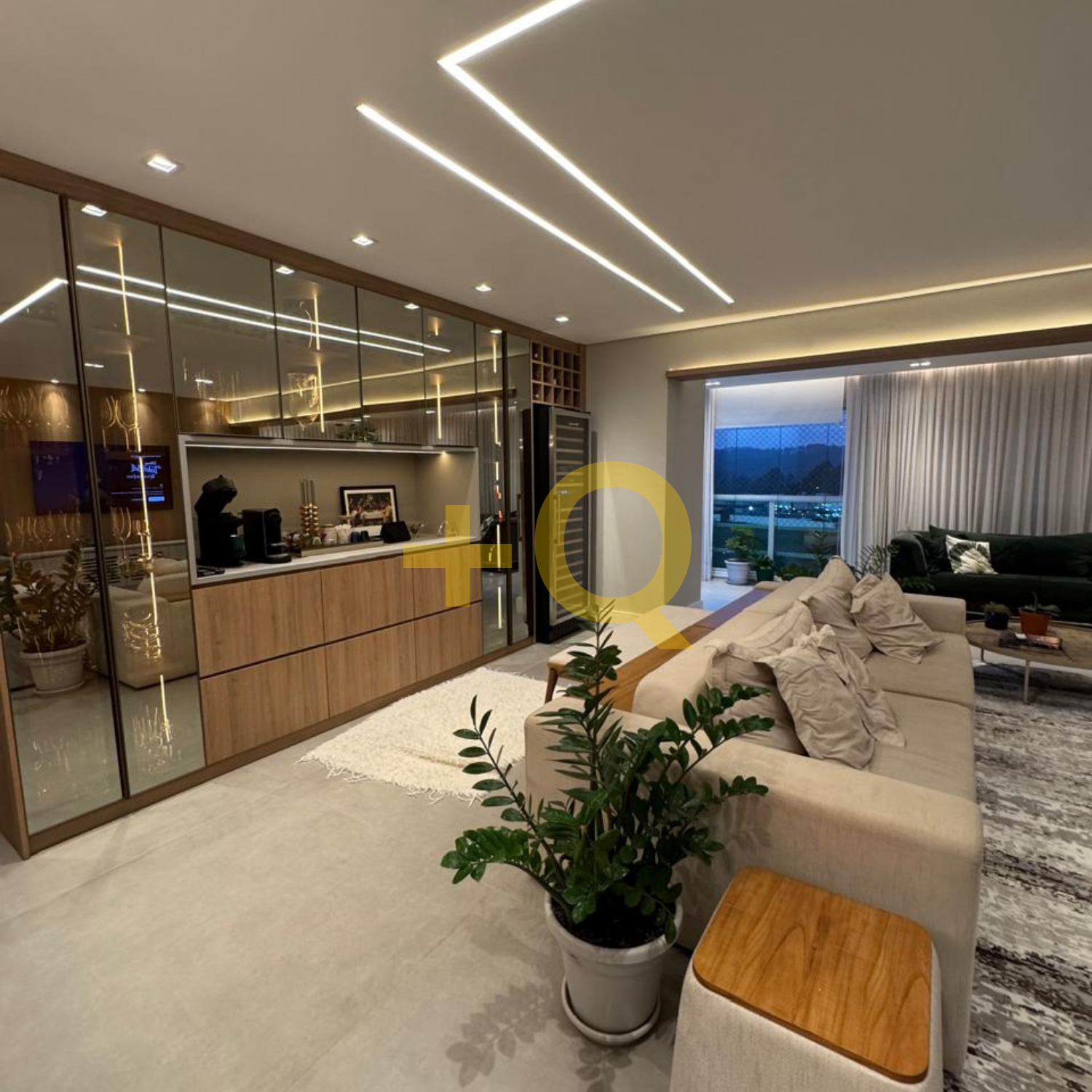 Apartamento 202m² | Andar Alto | 3 Suites | 3 Vagas