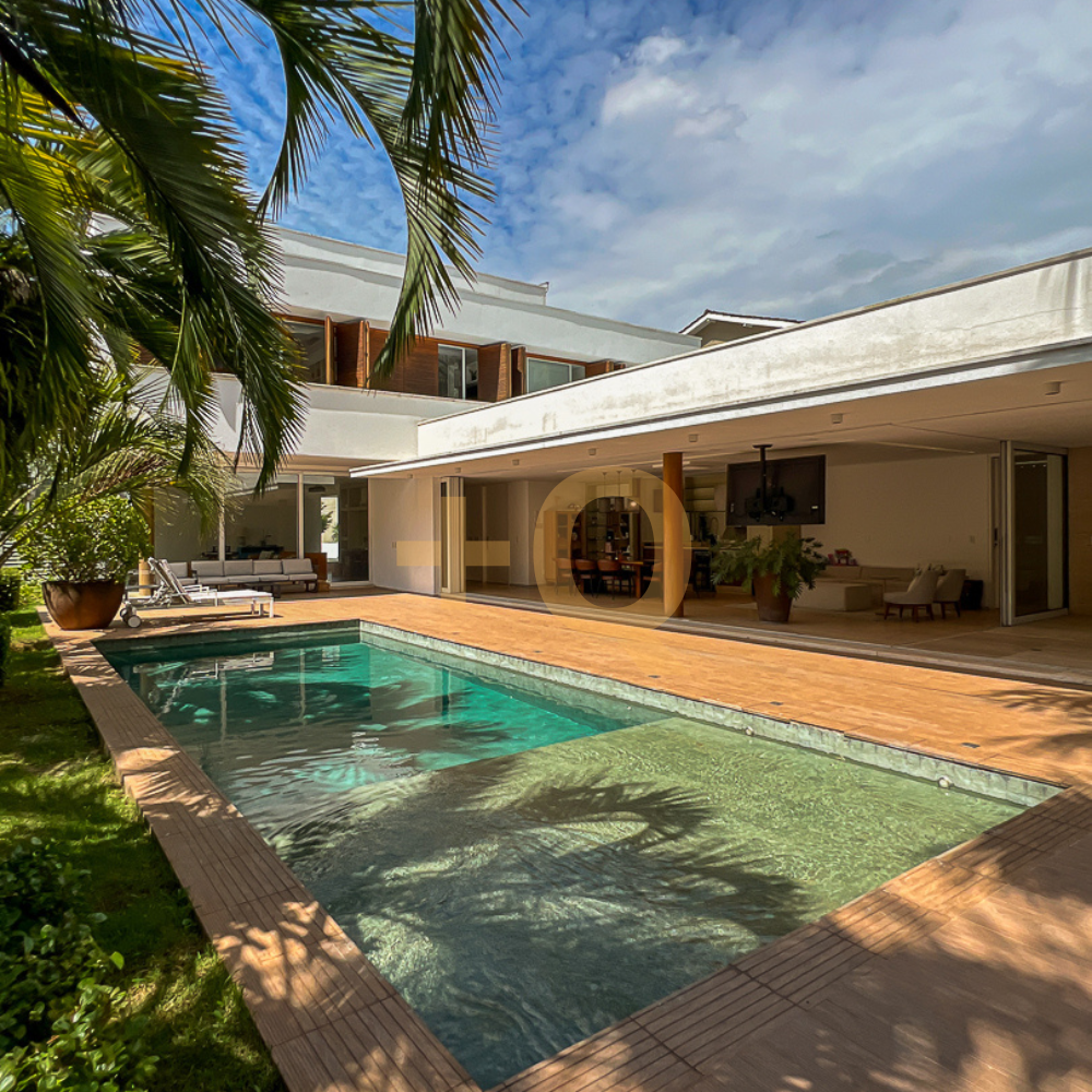 +Q Casa de Alto Padrão no Residencial Melville – Alphaville
